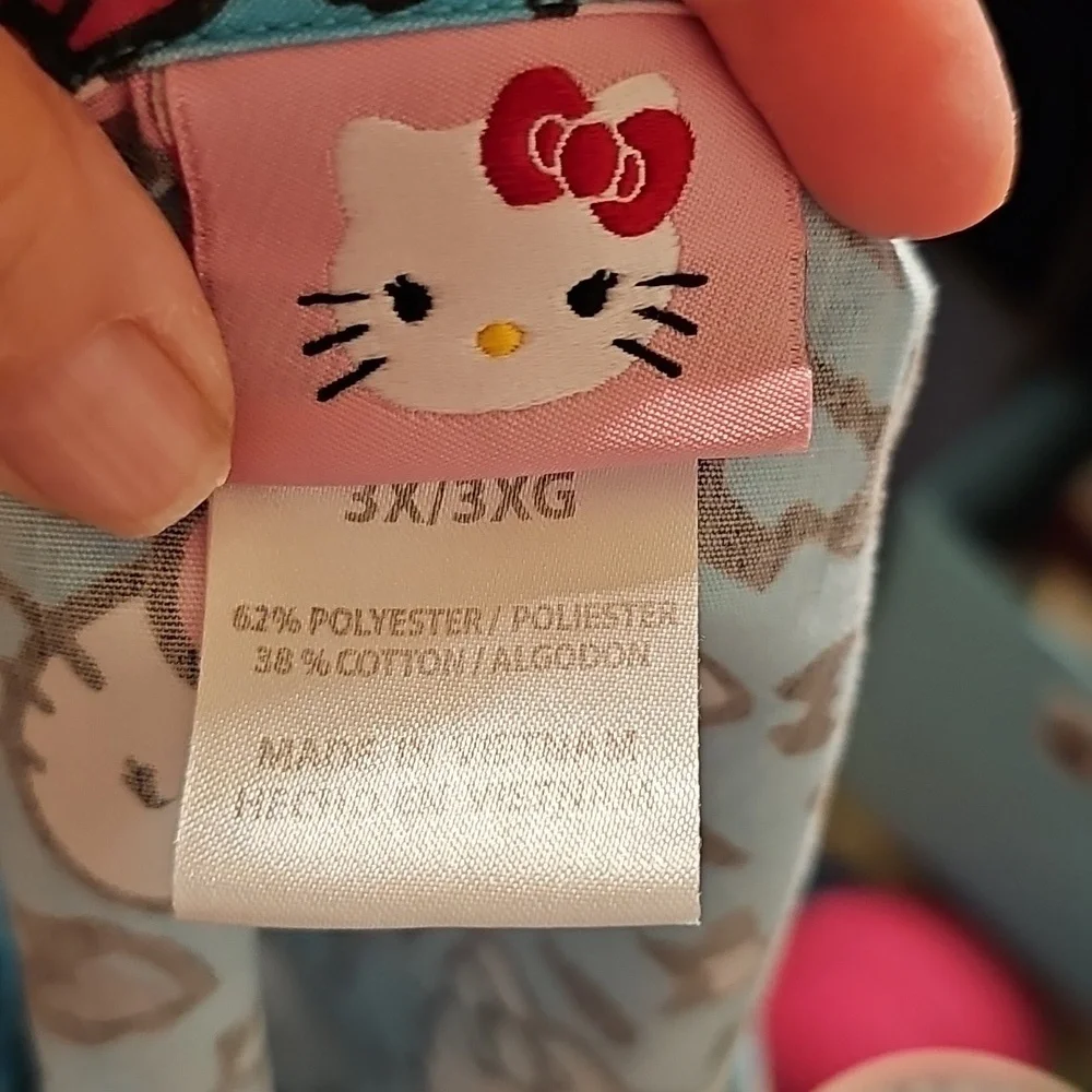 Hello Kitty Scrub Top - Picture 8 of 10